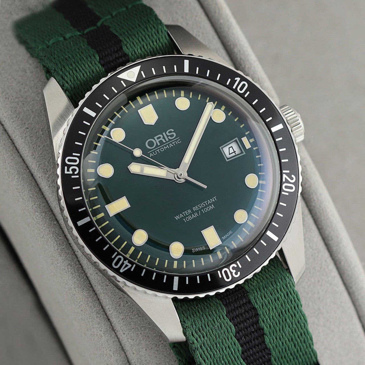 Oris Divers 65 42mm 01 733 7720 4057 - 07 5 21 25FC - Starbuy Australia
